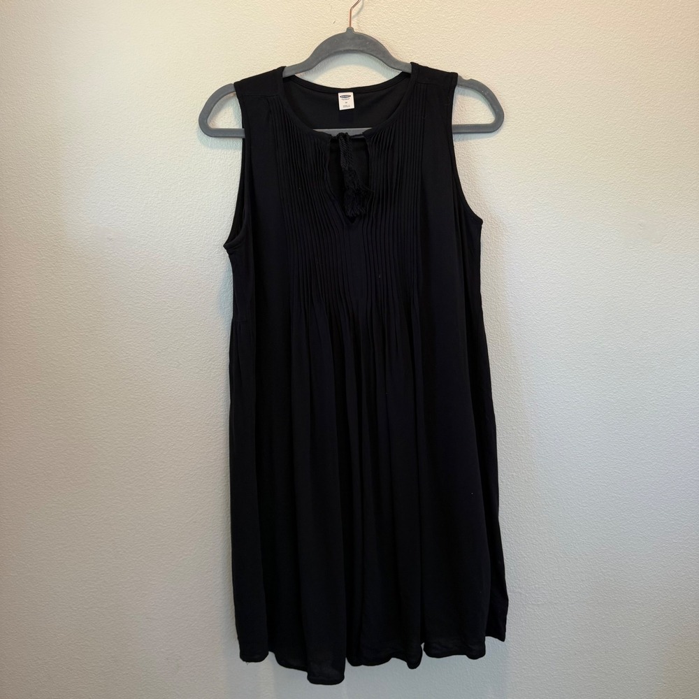 Old Navy Women's Black Sleeveless Dress Pleated V Neck Size M Casual‎ - Picture 3 of 11
